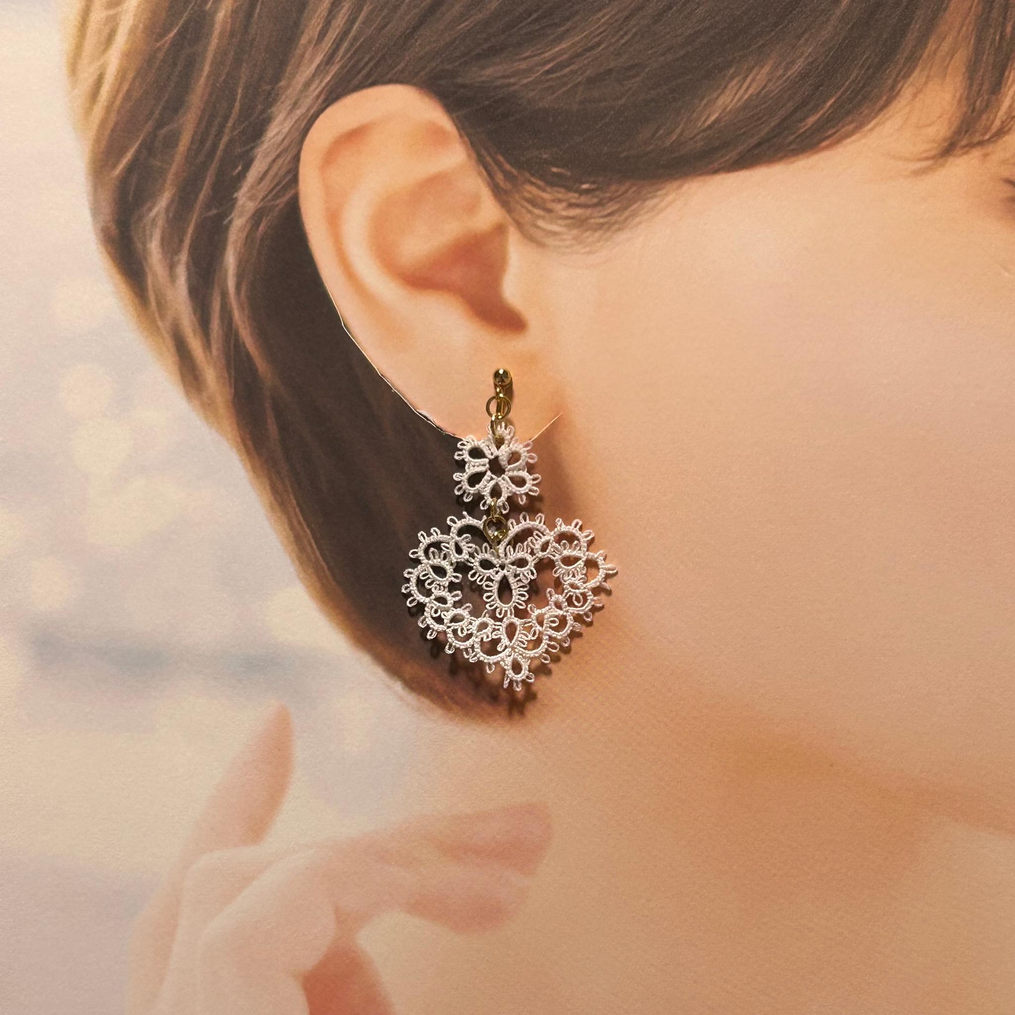 ハートのイヤリング（ホワイト）