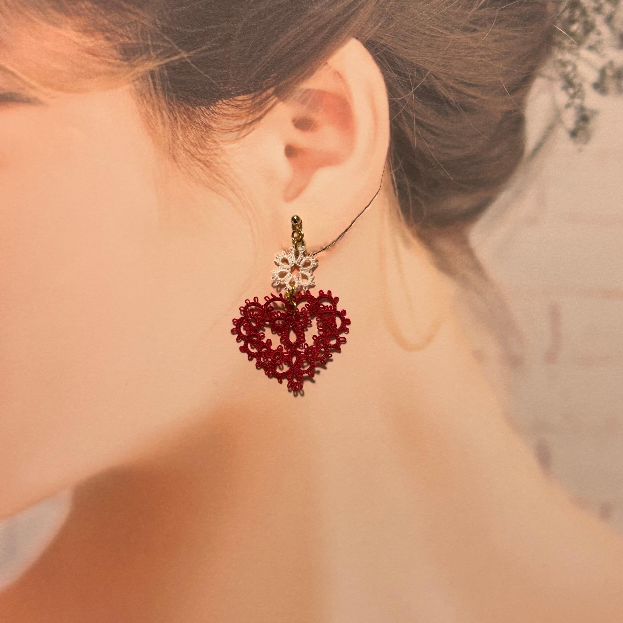 ハートのイヤリング（レッド）