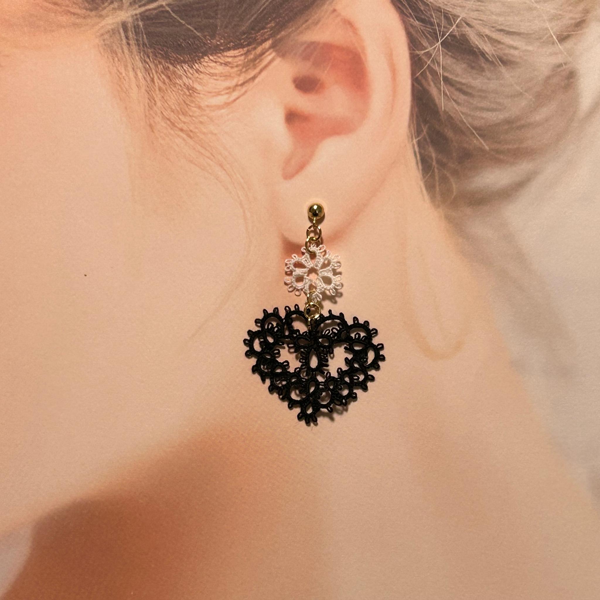 ハートのピアス（ブラック）