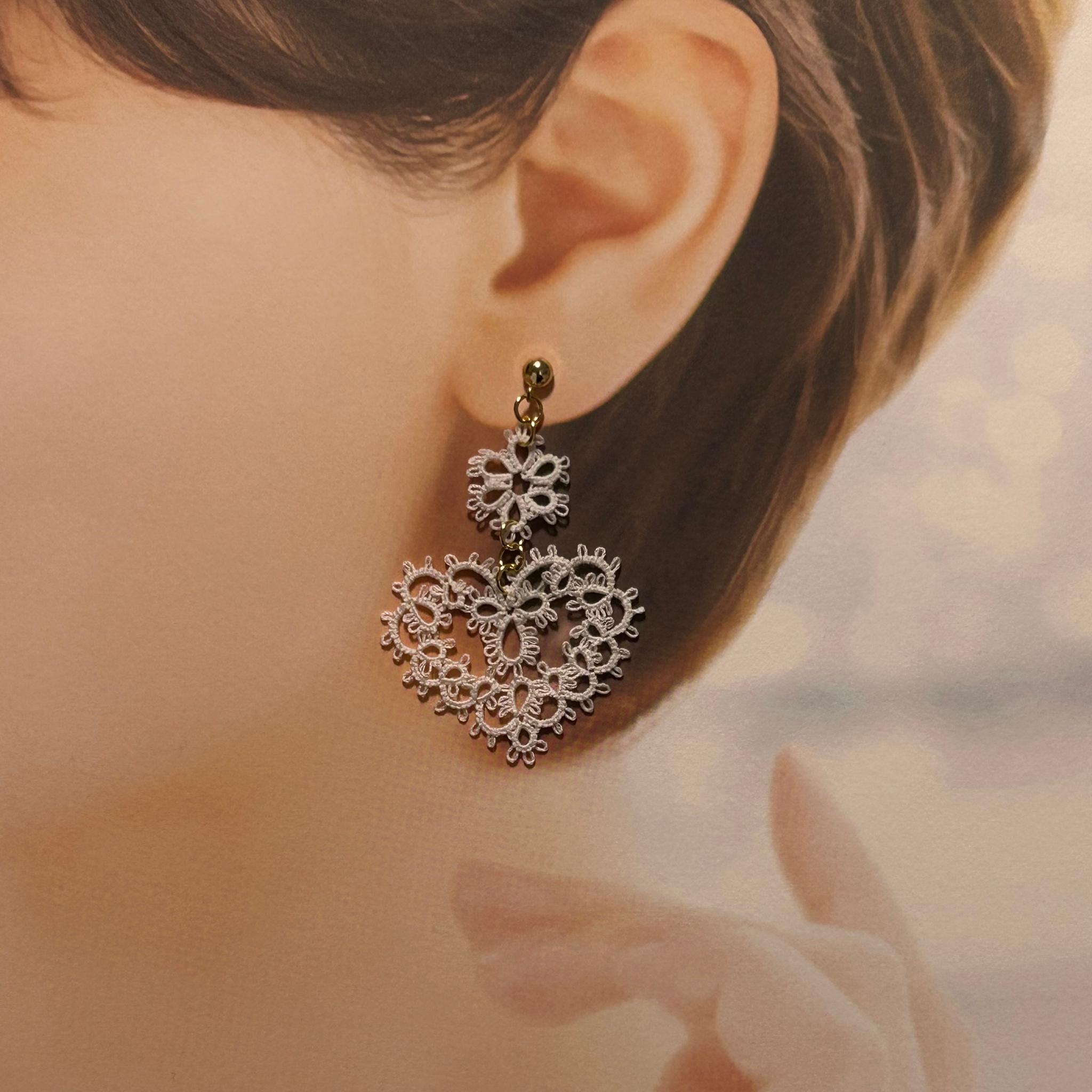 ハートのピアス（ホワイト）