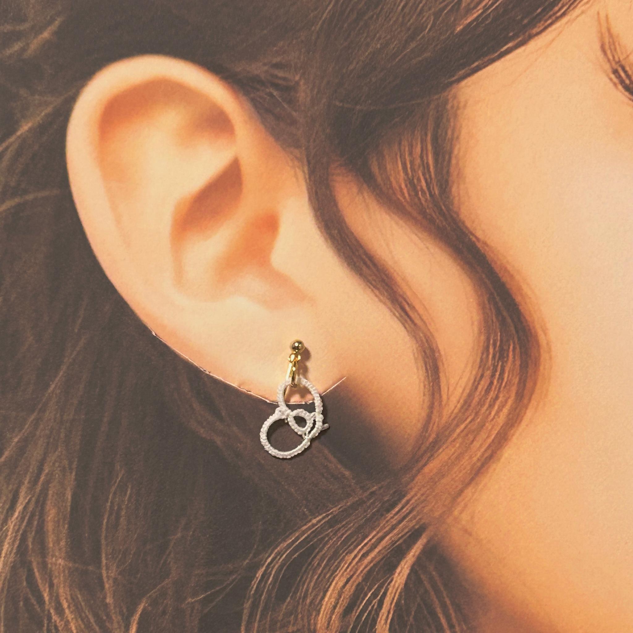 ミニハートのイヤリング（ホワイト）