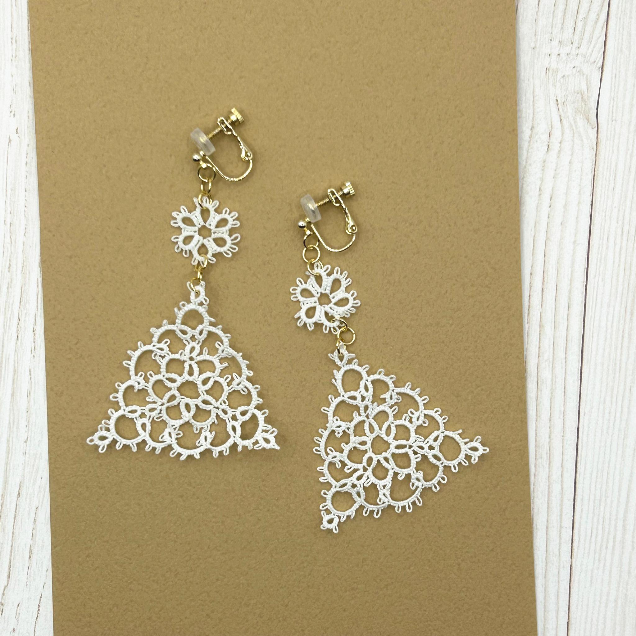 トライアングルのイヤリング（ホワイト） | 5枚目