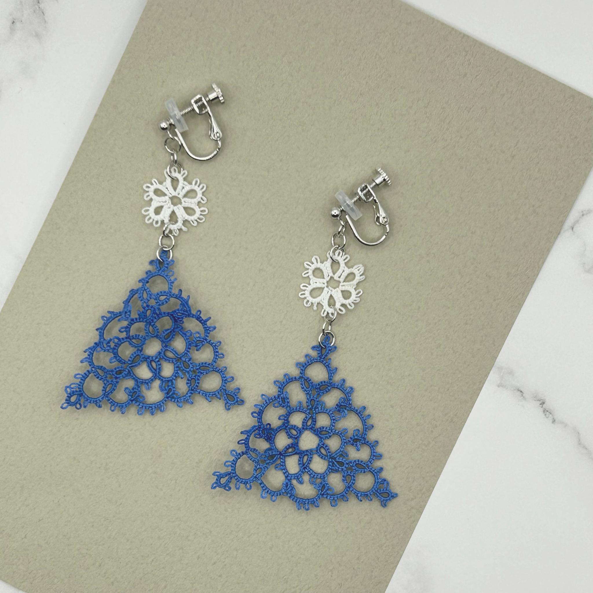 トライアングルのイヤリング（くすみブルー） | 7枚目