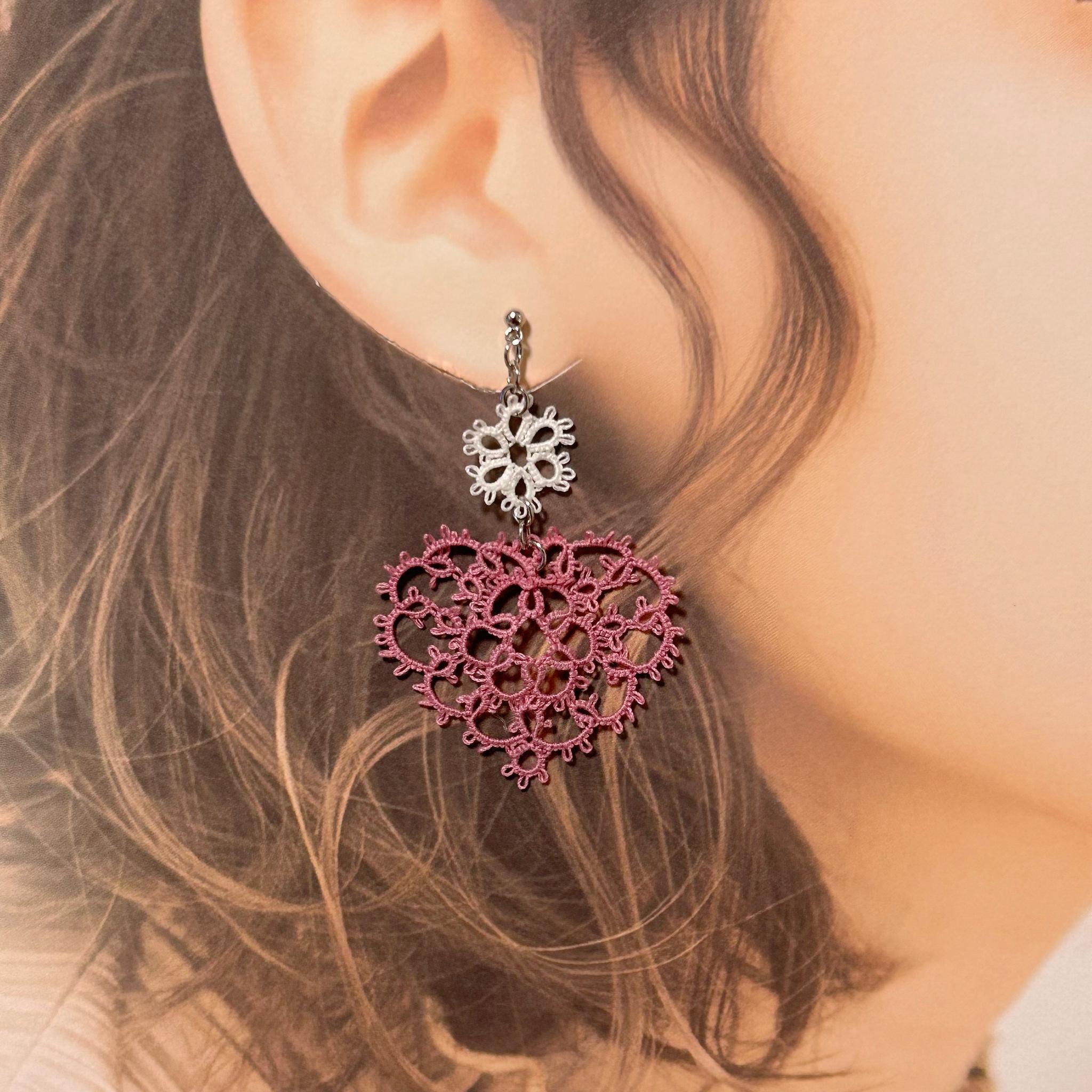 花入りハートのイヤリング（くすみピンク） | 2枚目