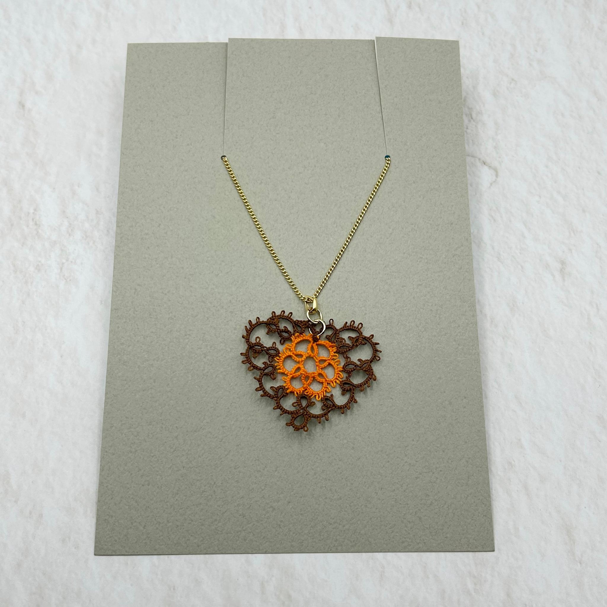 花入りハートのネックレス（ブラウン×オレンジ） | 4枚目