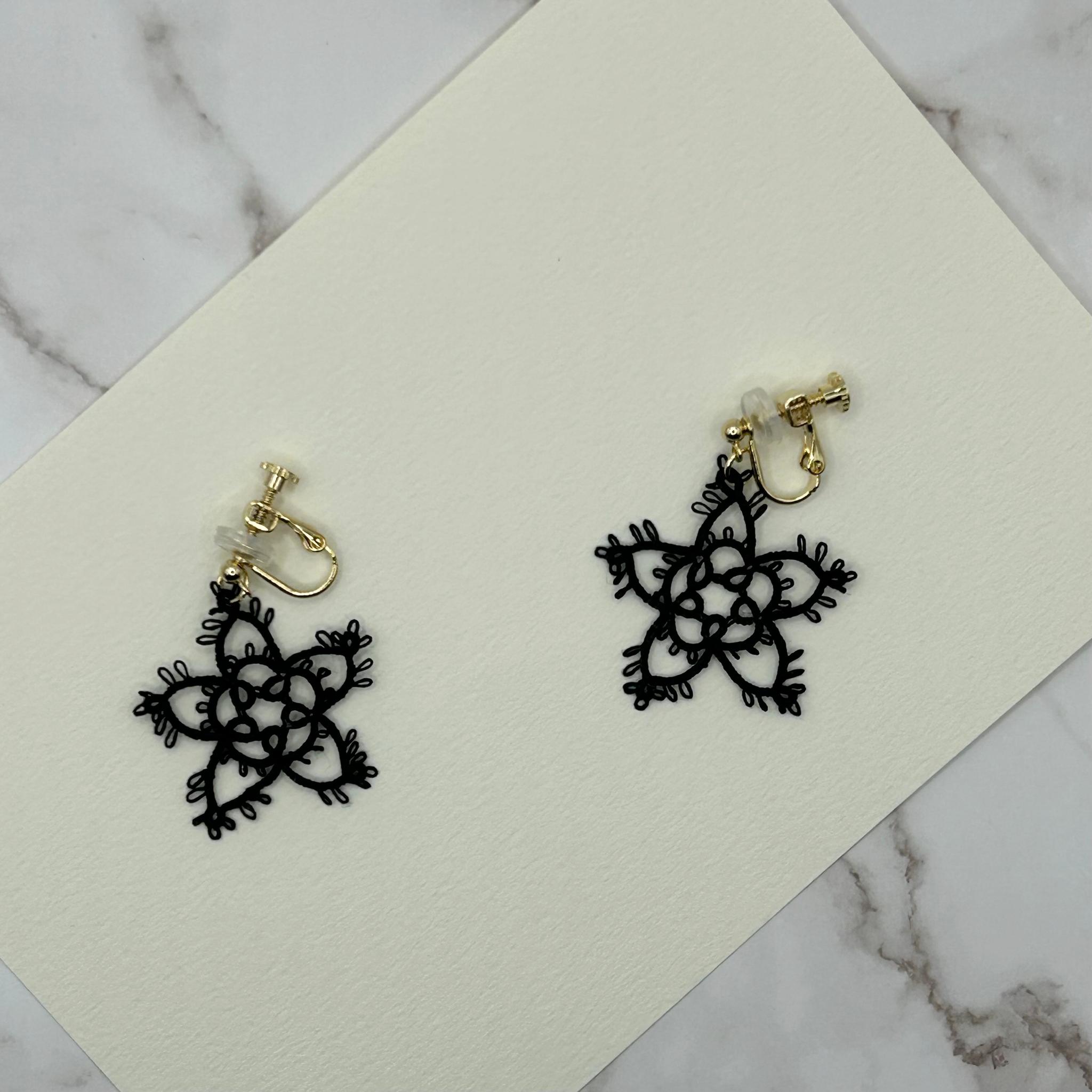 スターモチーフのイヤリング（ブラック） | 5枚目