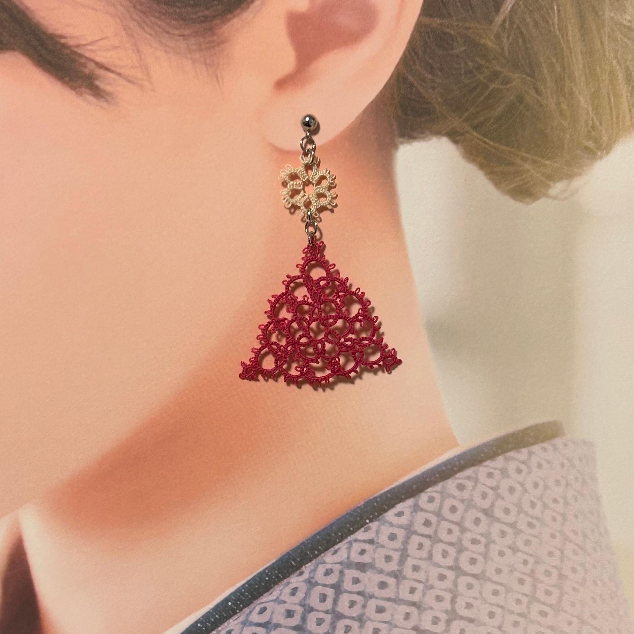 トライアングルのピアス（濃ピンク） | 3枚目