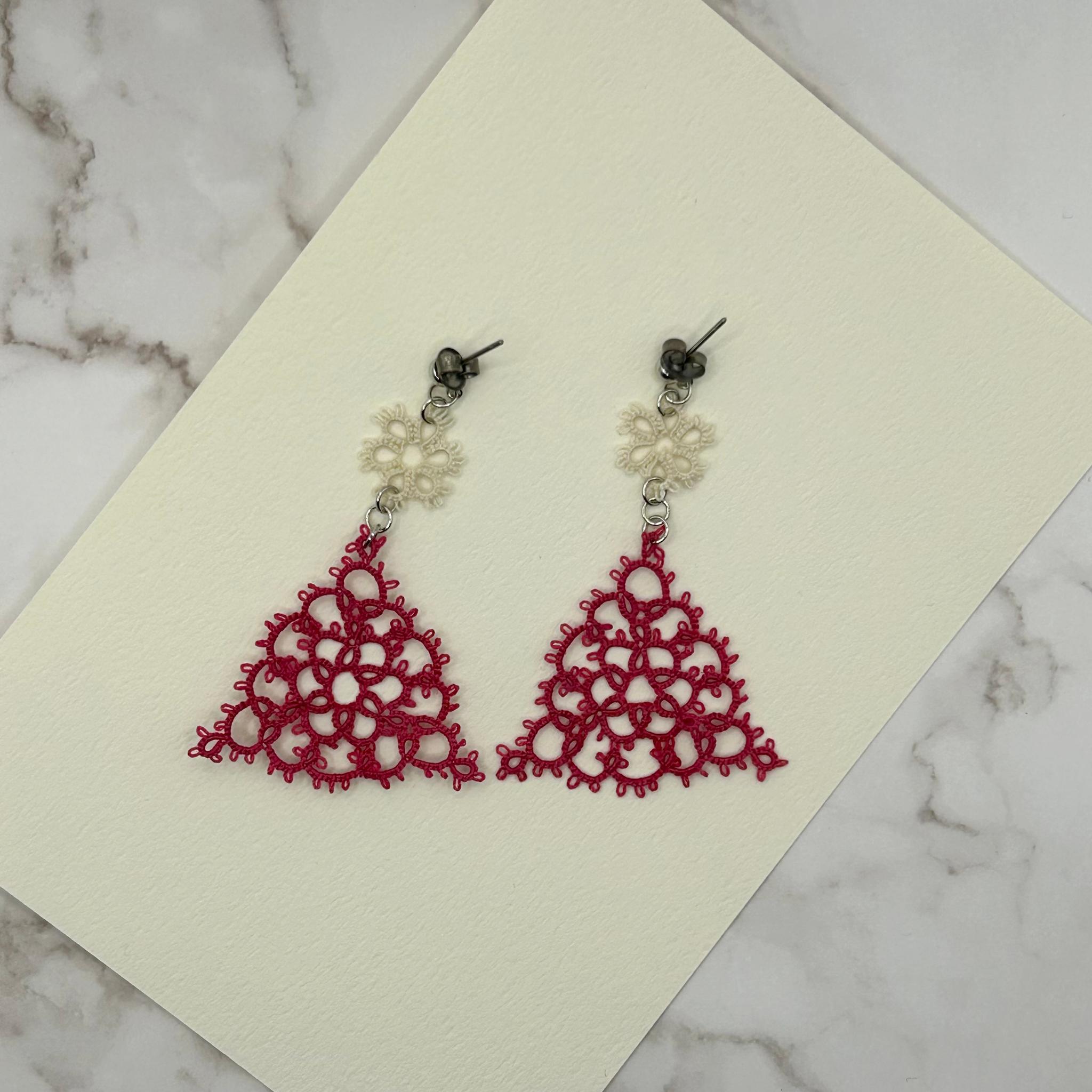 トライアングルのピアス（濃ピンク） | 5枚目