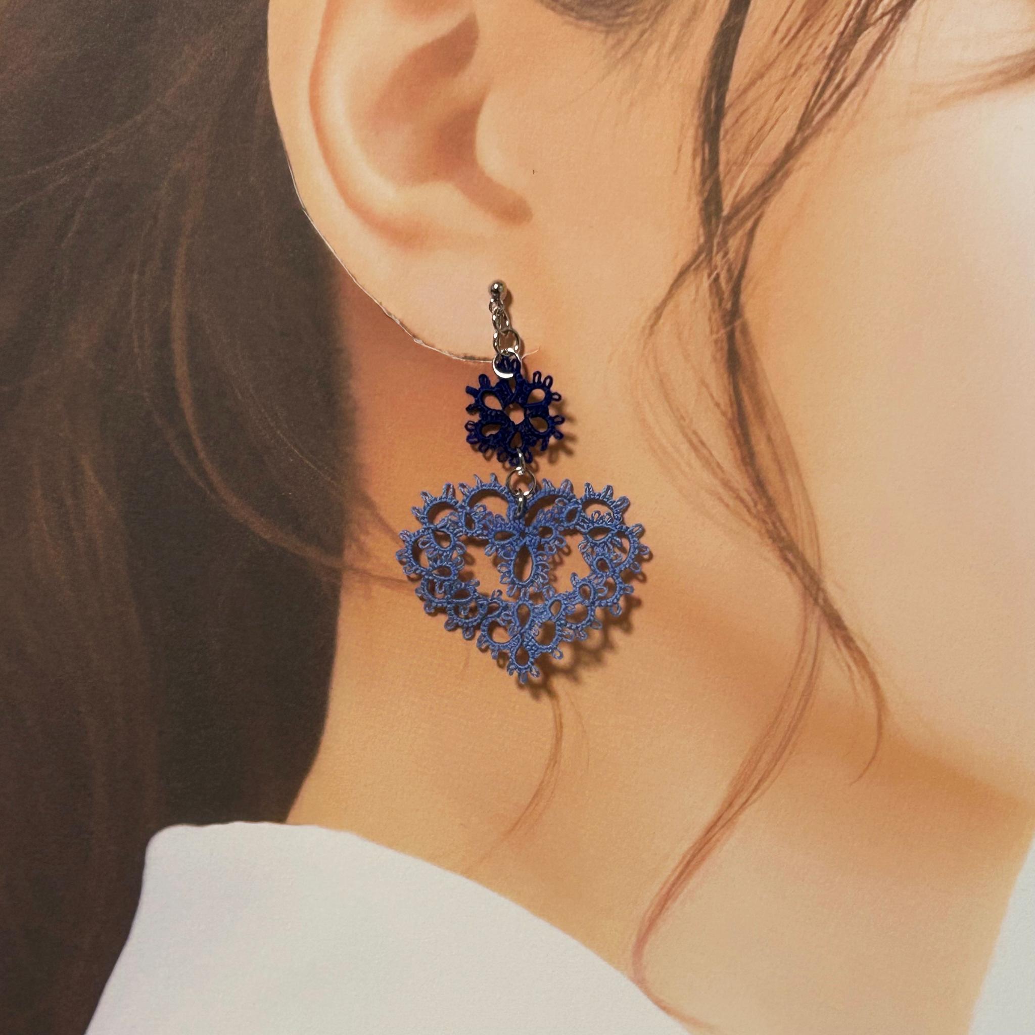 ハートのイヤリング（くすみブルー） | 2枚目