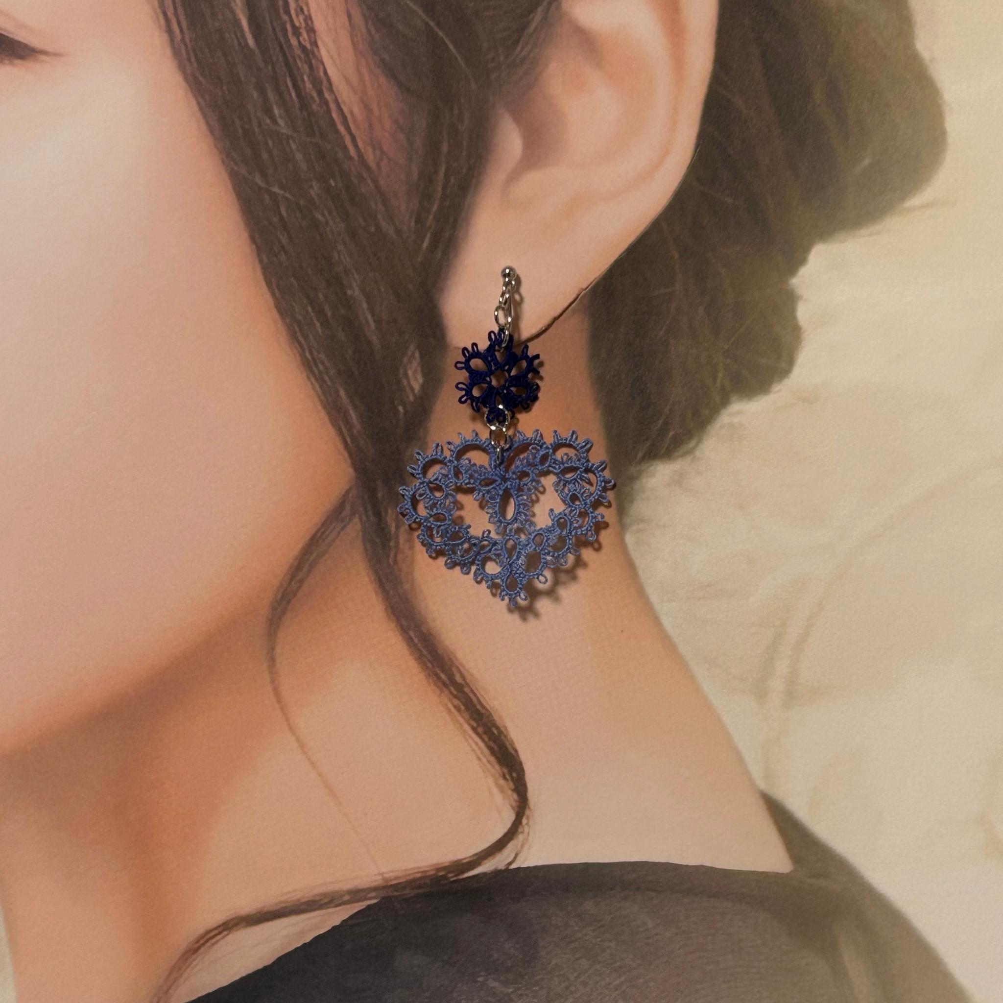 ハートのイヤリング（くすみブルー） | 3枚目